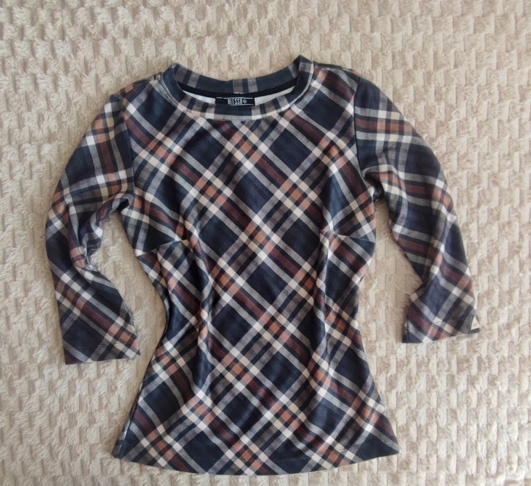 Пуловери и блузки Алеса/Alessa