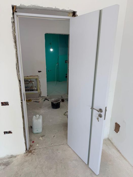 Usi albe de interior din MDF