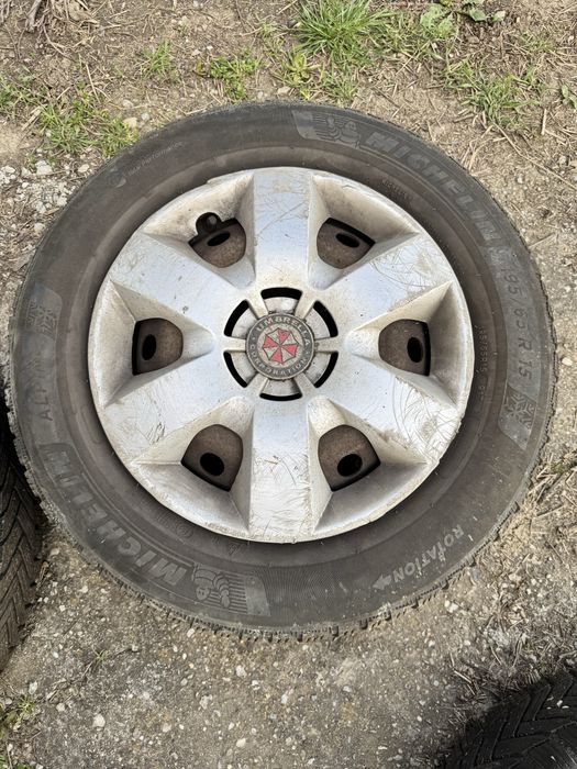 4 roti renault cu caciucuri de iarna