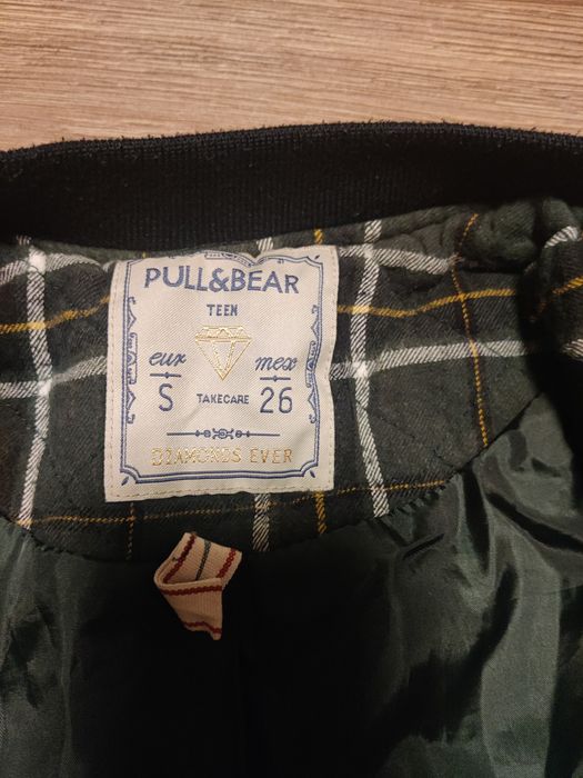 Vand geaca in carouri pull & bear