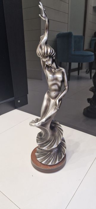 Продам две статуэтки