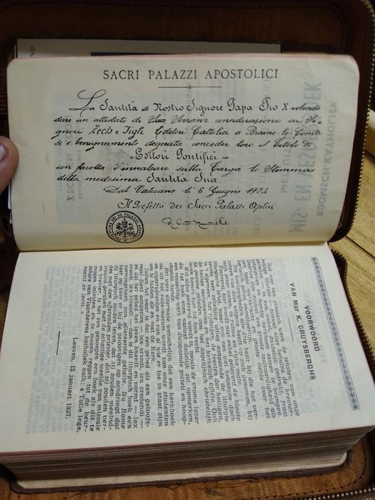 Carte de rugăciuni veche din anul 1946 in limba olandeza 1600 de pagin