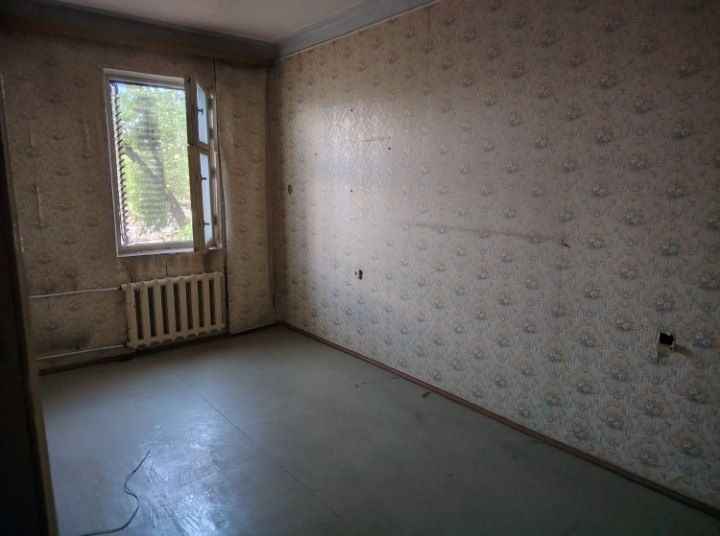Продаётся 4х-комнатная Айбек Чехова