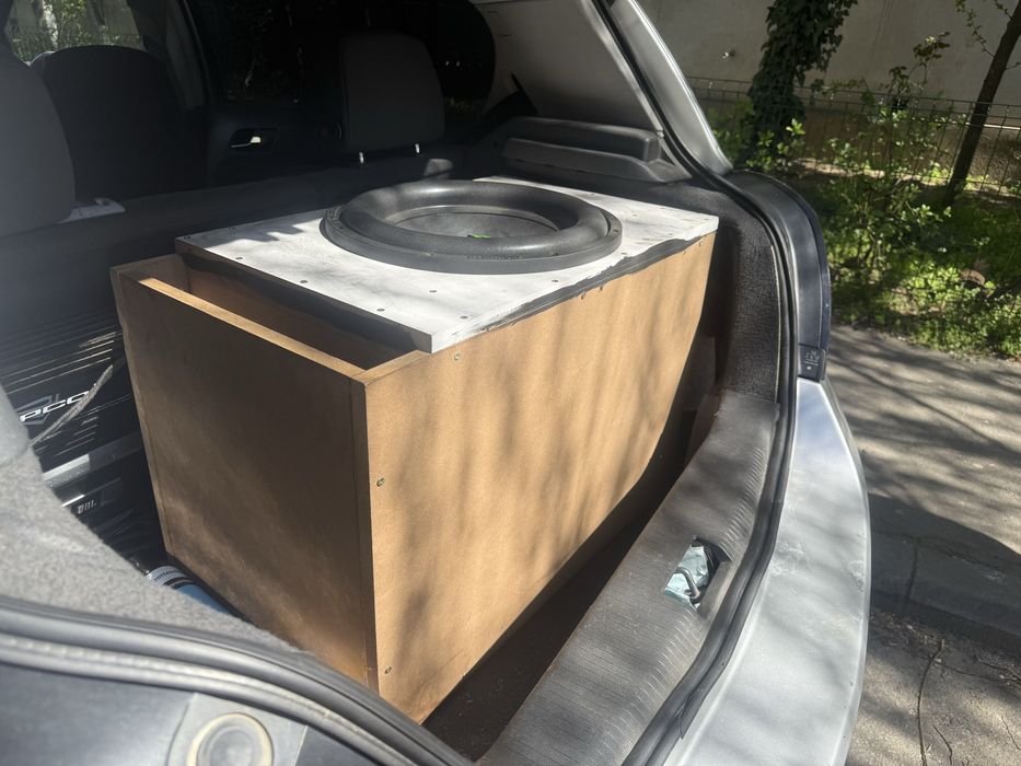 Vand incinta subwoofer acordaj la 29hz