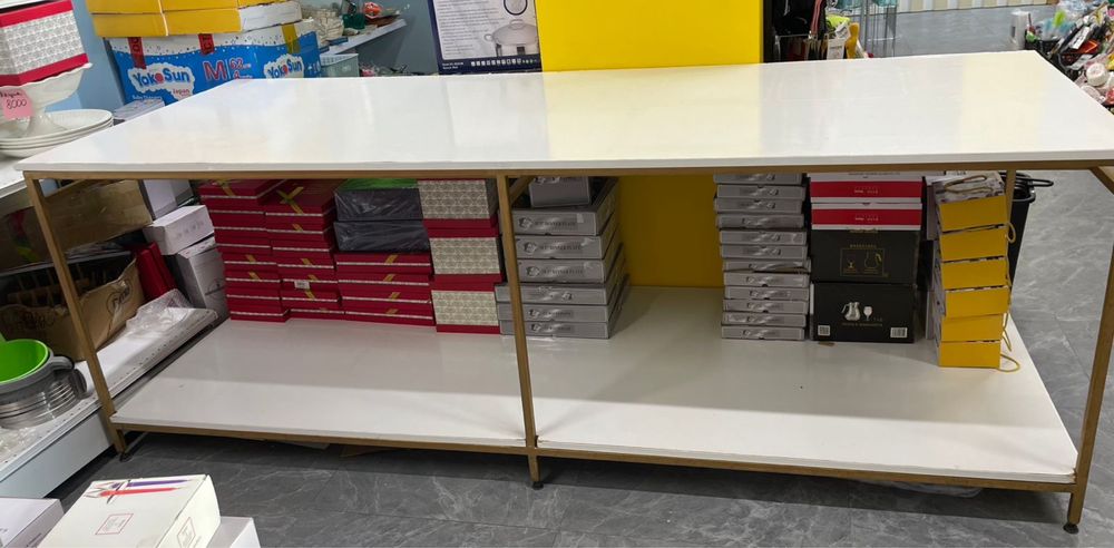 Продам стол -35000тг