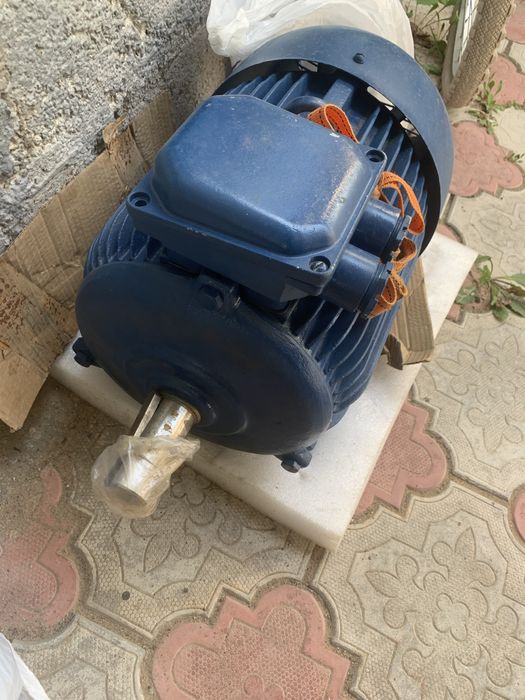 Двигатель асинхронный