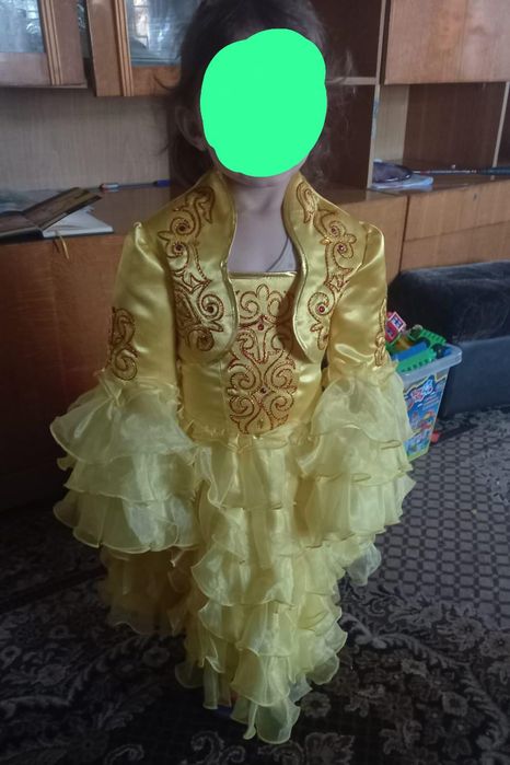 Продам 2 платья за 5000т