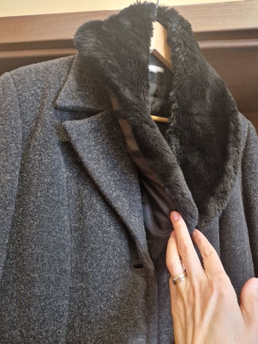 Vând palton lana.