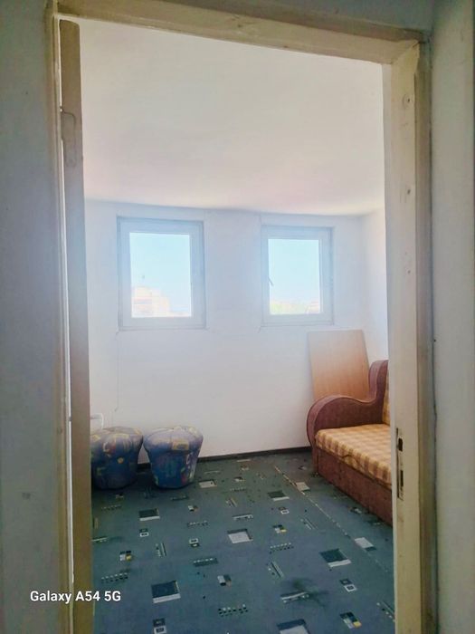 inchiriez apartament 3 camere +mansarda ultra central