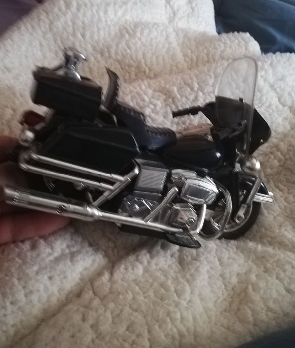 DACIA. Vind schimb machete .