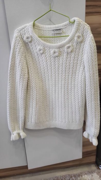 Продам кофточку в школу