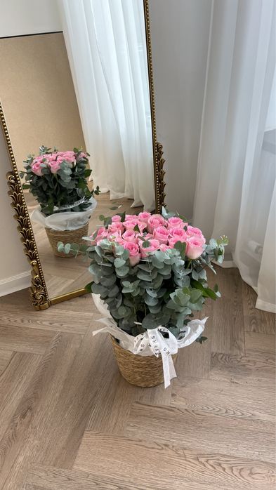 Розы в корзине 19900 тг цветы