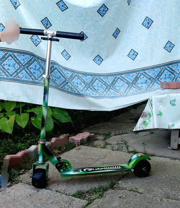 Самокат         .