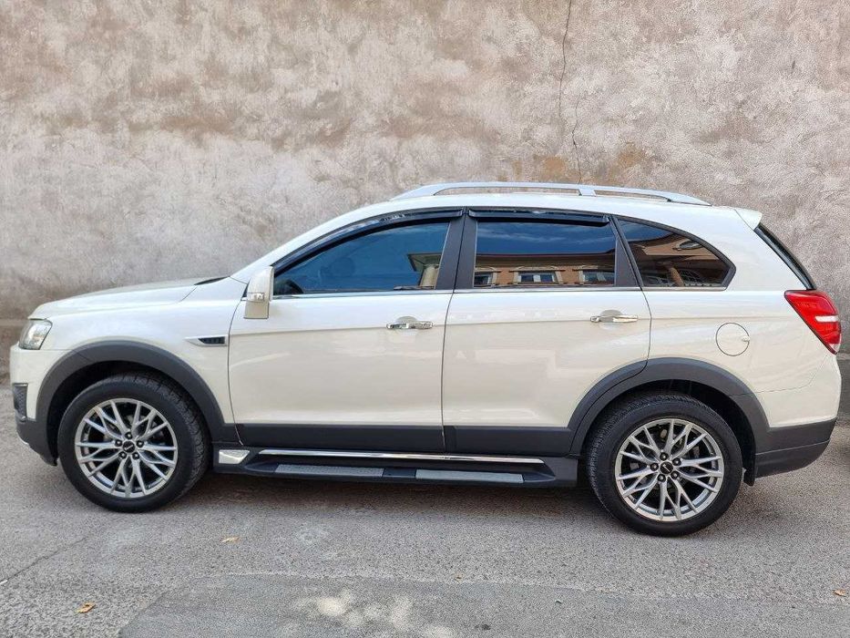 Продается Chevrolet Captiva 2 переделанная под 3