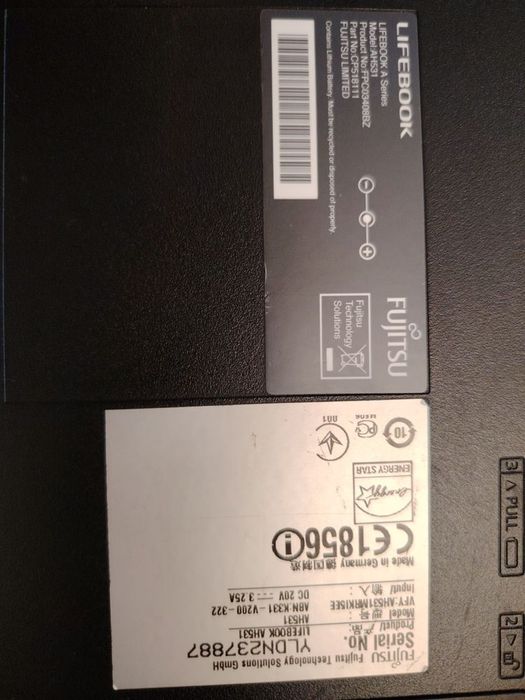 Laptop Fujitsu LifeBook – ideal pentru utilizare de bază