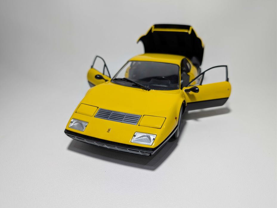 Macheta Kyosho 1:18, Ferrari 365 GT4