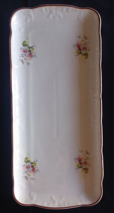 Platouri rotunde/dreptunghiulare, din porțelan fin de Cr de Ag