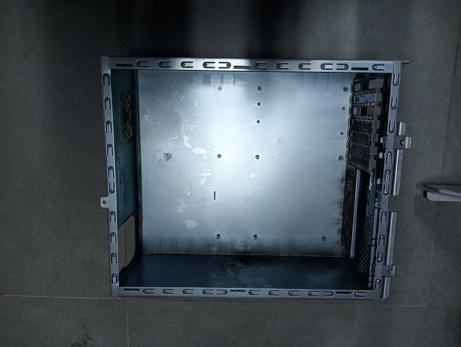 Корпус (металлический)