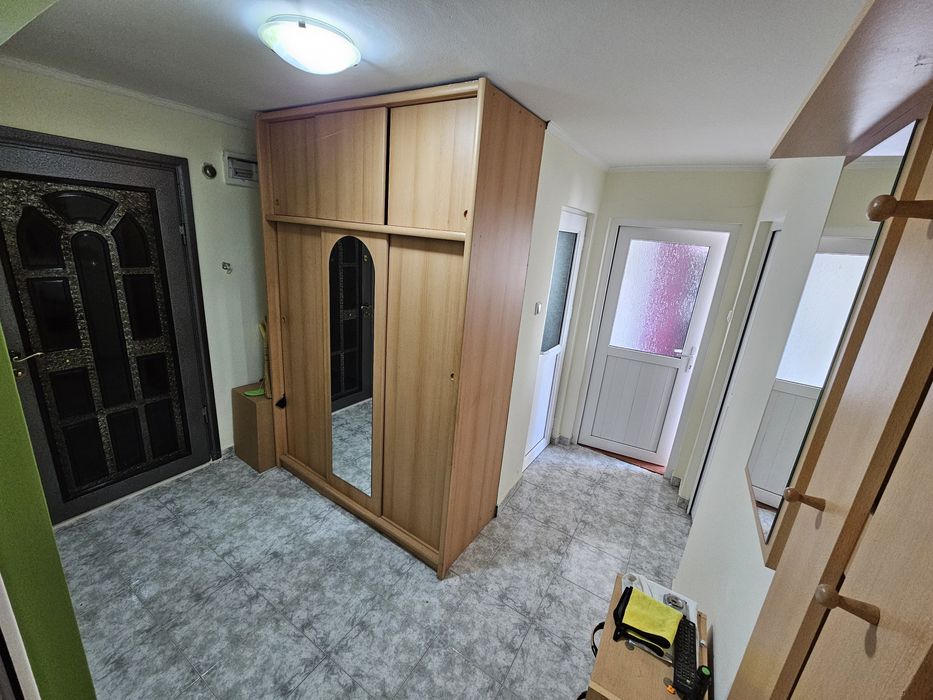 Продава се Тристаен апартамент в Омуртаг - 73 кв.м за 664 €/кв.м - Снимка #4