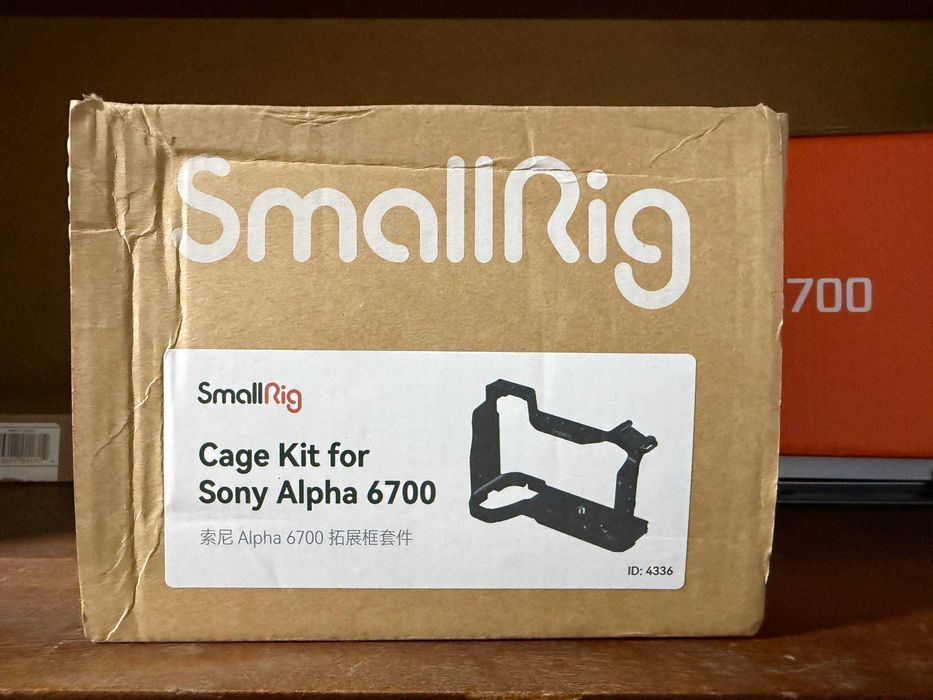 Продам комплект Sony a6700 + Tamron 17-70 + аксессуары