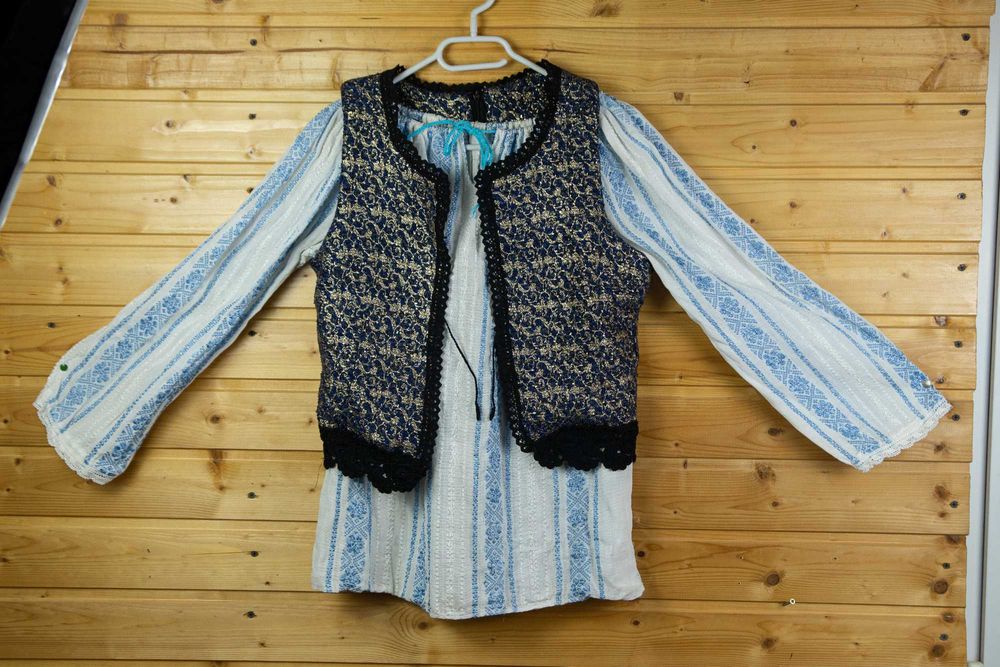 costum popular romanesc