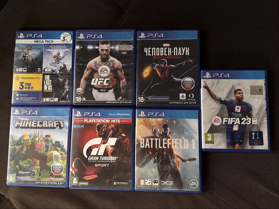 Джойстик и диски PS4