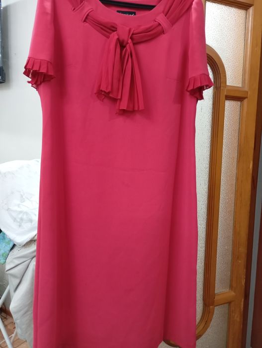 Продам  красное платье