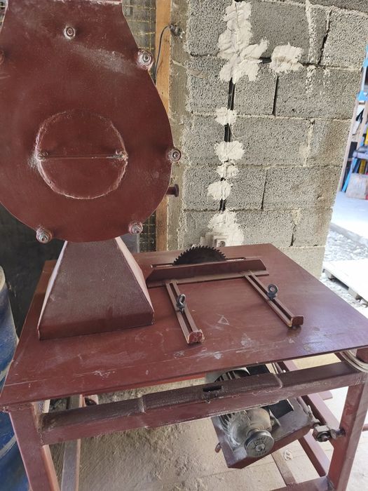 Moara cu ciocanele și Circular