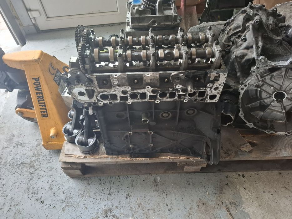 Chiuloasa .bloc motor mercedes  motor 2.2 cdi