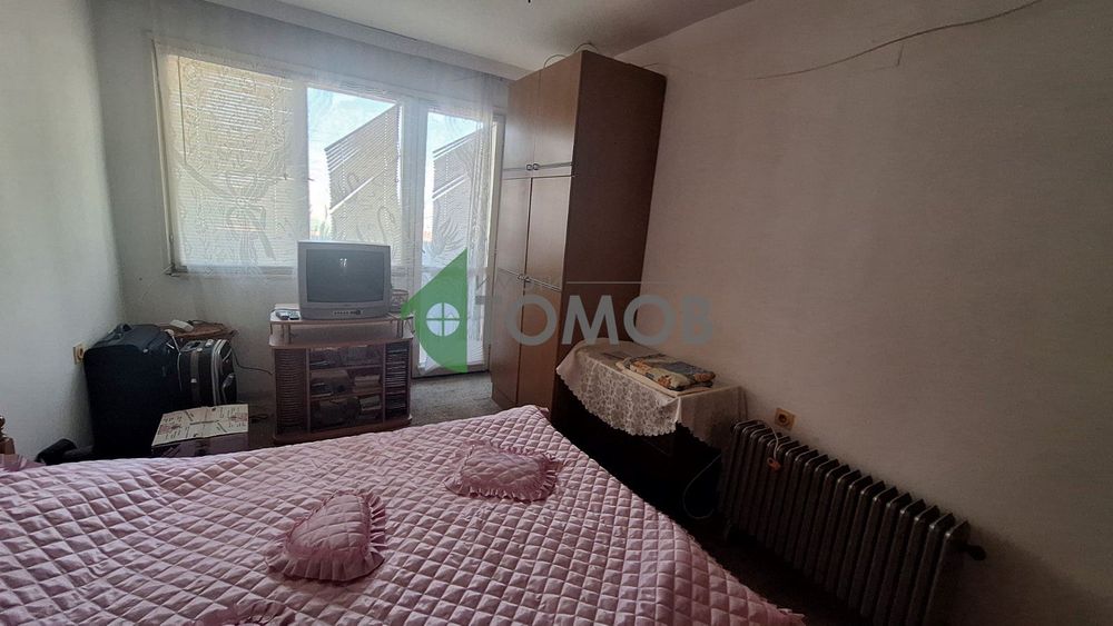 Двустаен апартамент с кухня в кв. Опълченски