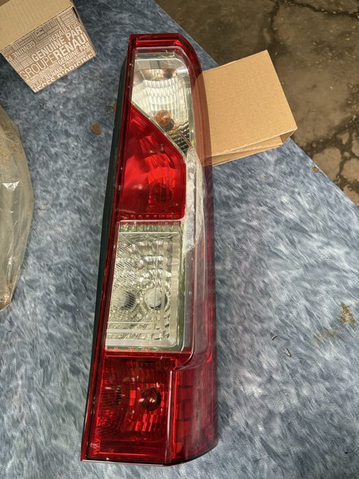 Triplă microbuz Opel, spate dreapta