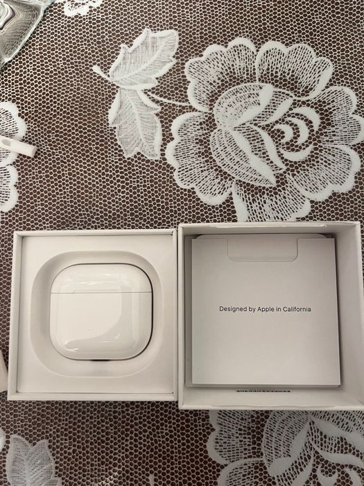 Наушники Air pods 4