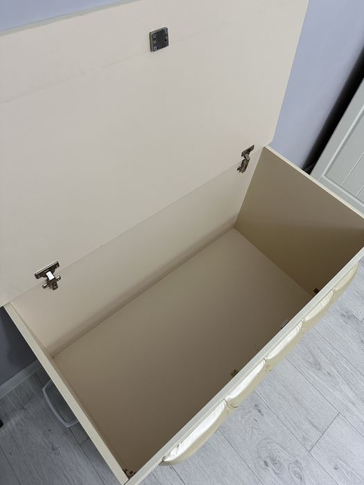 Сундук для хранения вещей.