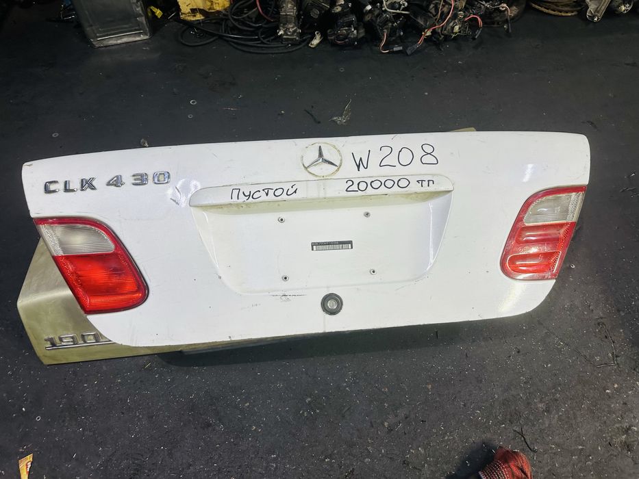 W208 CLK320 крышка багажника авторазбор мерседес бу оригинал запчасть