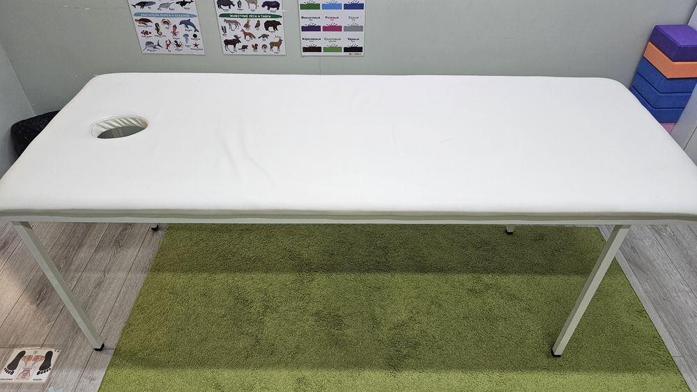 Продам Добротную Кушетку