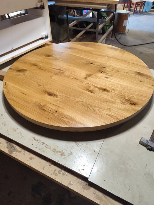 Кръгли плотове за маси