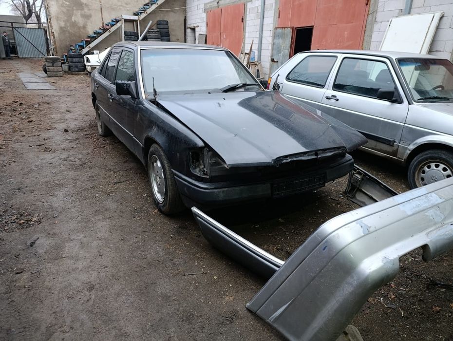 Мерседес W124 E200 по запчастям продаётся