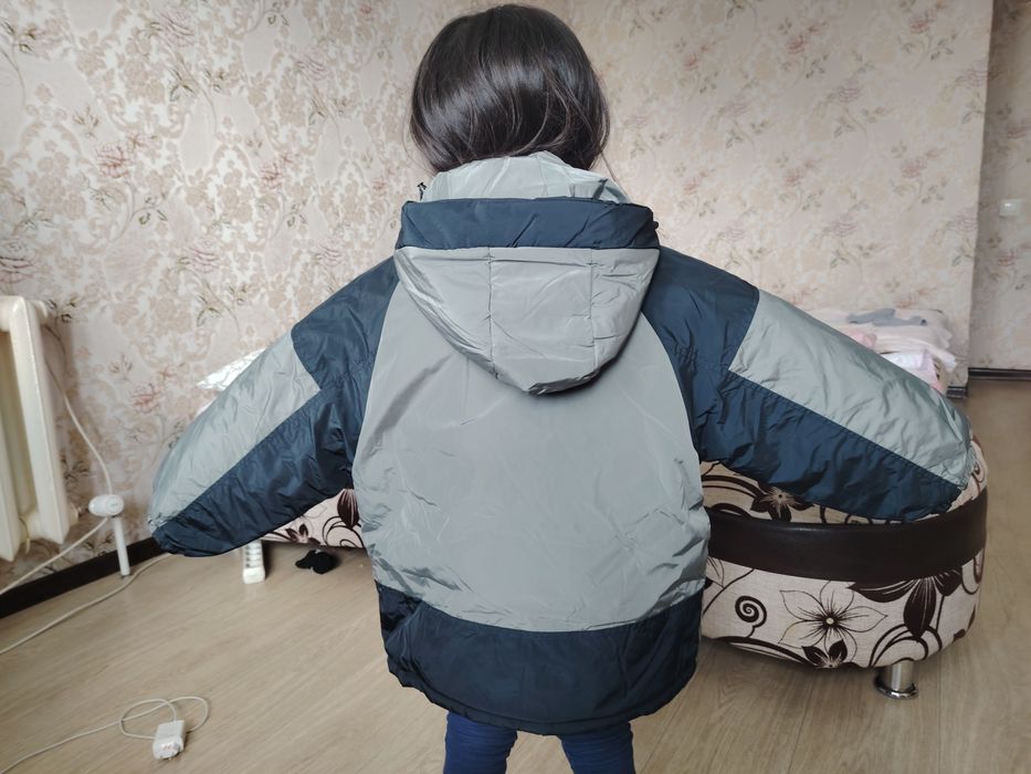 Продам куртку для мальчика 7-8 лет