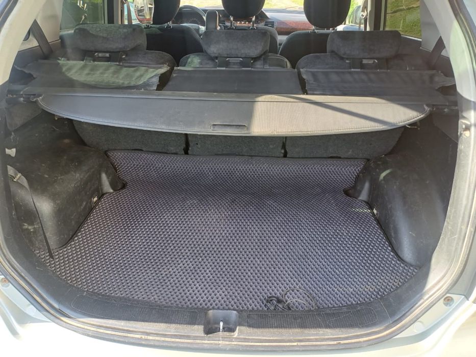 Продам автомобиль Honda FR-v