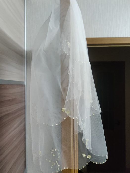 Продам  фату для невесты