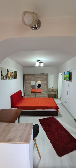 Închiriez apartament cu o camera