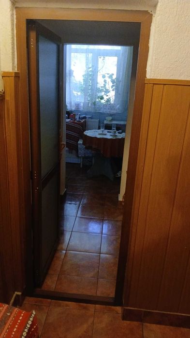 Vând apartament două camere decomandate