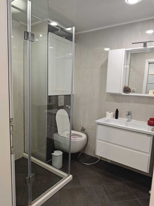 Двустаен апартамент под наем в комплекс "Фамилия", кв. Победа