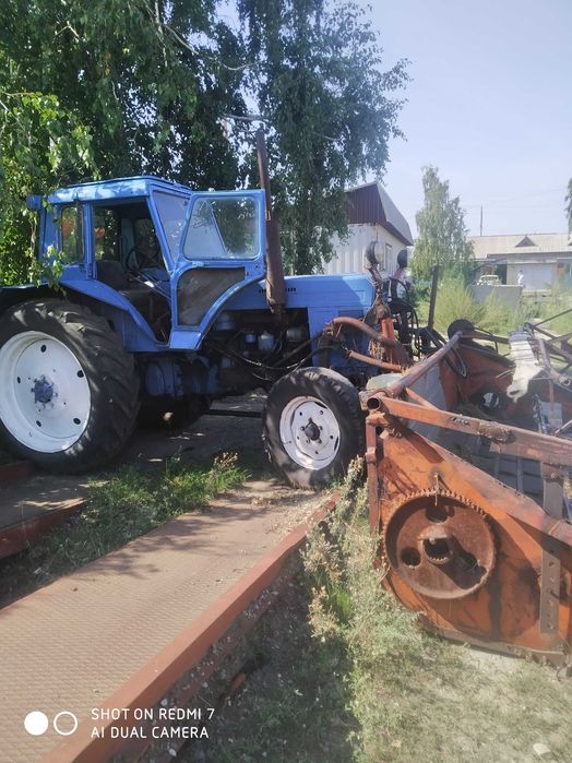 Продам МТЗ-80 с жаткой. Плуг 4-х корпусный.