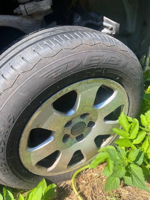 Оригинални джанти с летни гуми Audi A4 B6 15” 195/65 R15 DOT 2025 – като нови