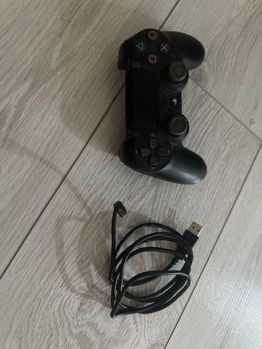 Продам PlayStation 4 Pro 1TB