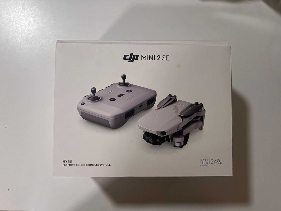 Dronă DJI Mini 2 SE Fly More Combo