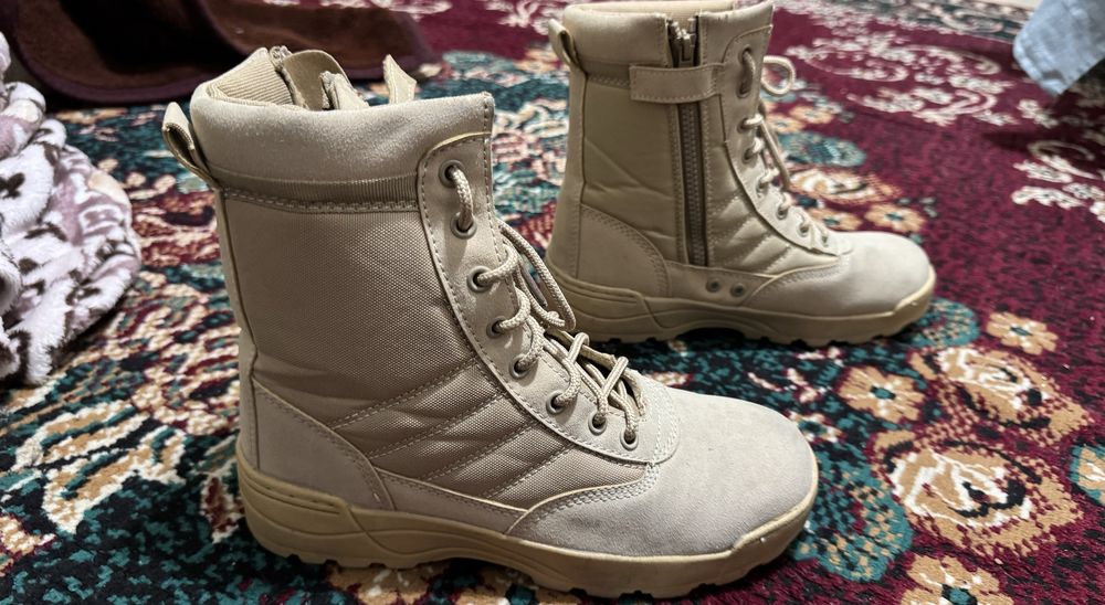 Продам писочные берцы