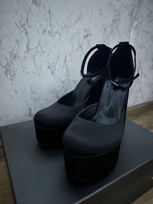 pantofi cu toc din catifea