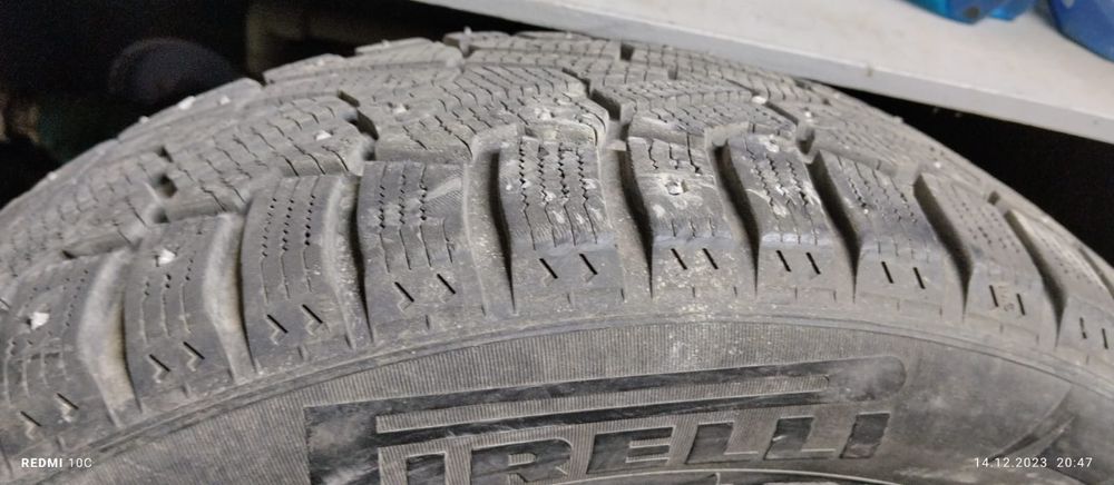 Продам комплект зимней резины